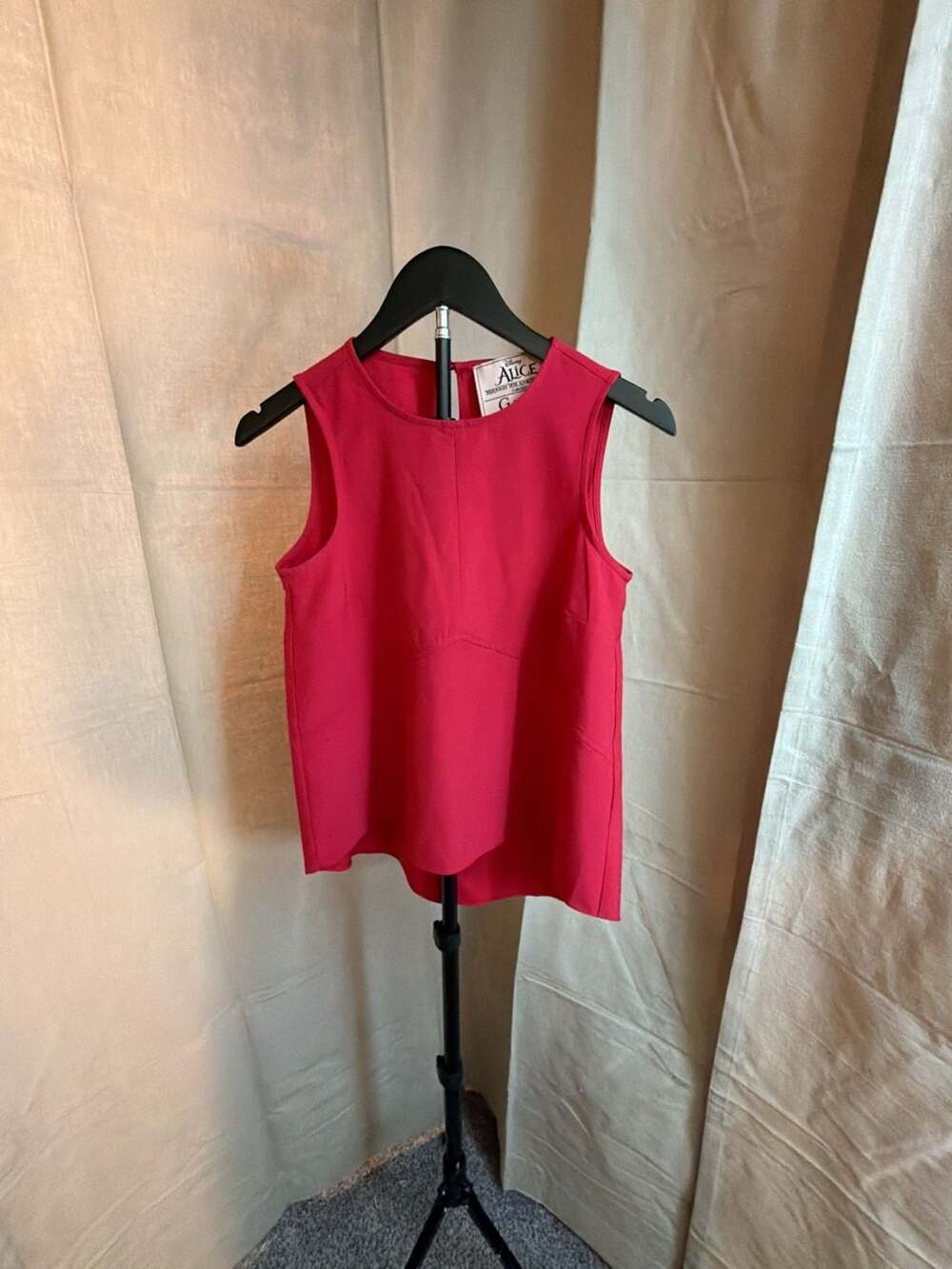 G by Giuliana Disney Alice Through the Looking Glass Collection Red Sleeveless
